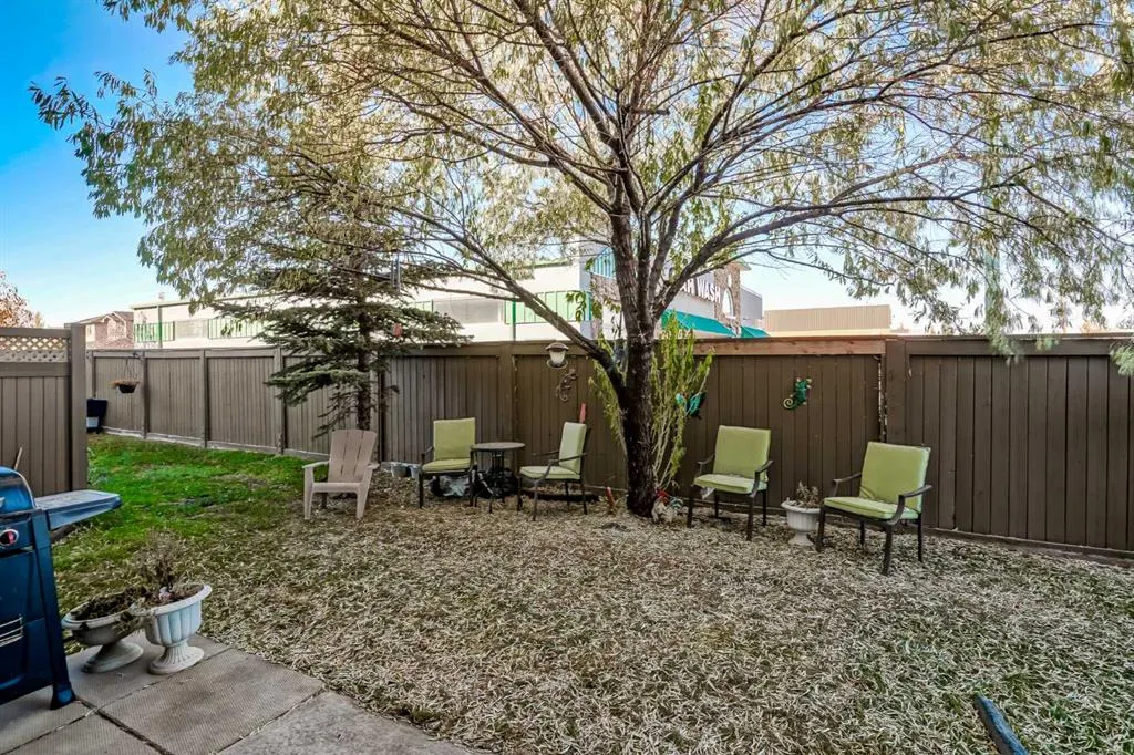 102 Canoe Square SW, #7
