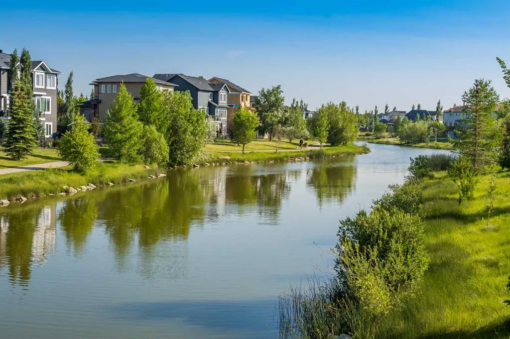 102 Canoe Square SW, #7