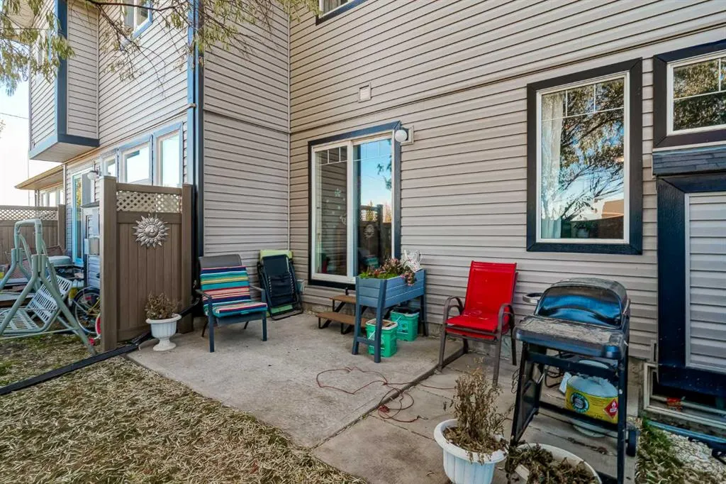 102 Canoe Square SW, #7