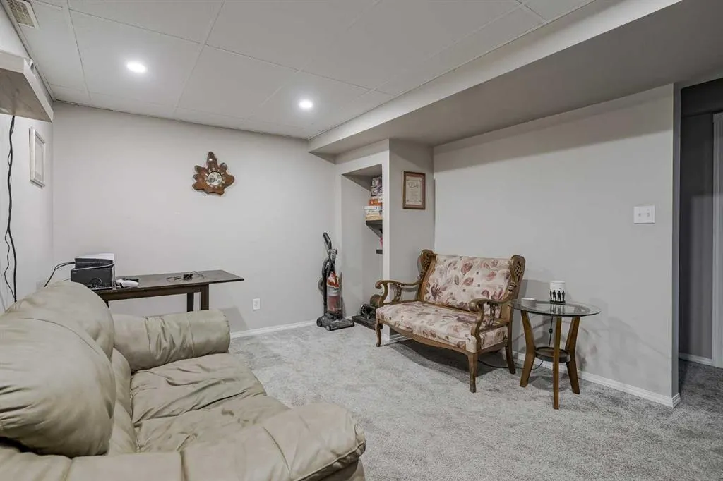 102 Canoe Square SW, #7