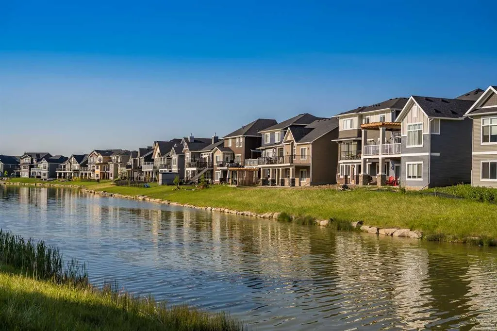 102 Canoe Square SW, #7