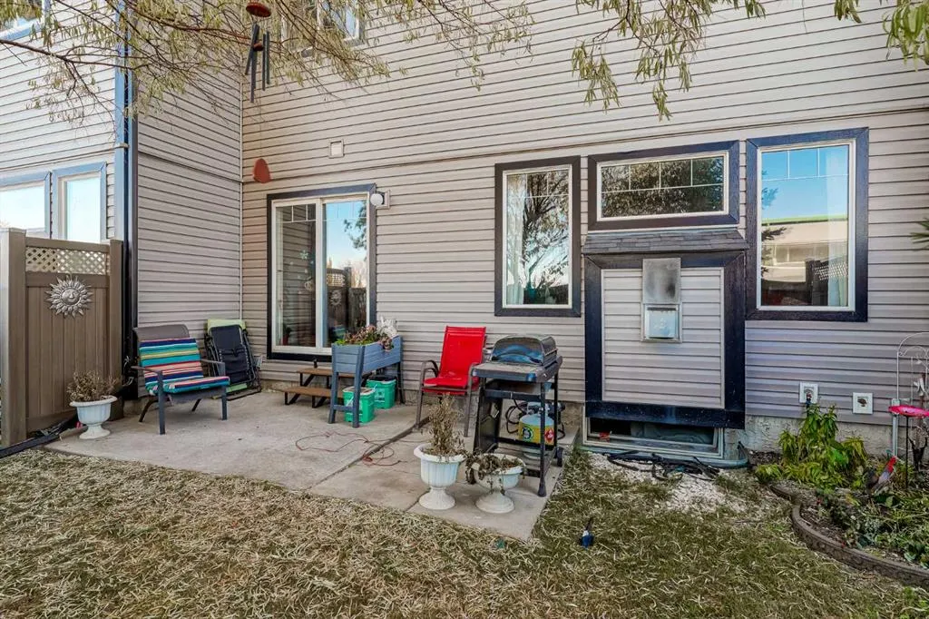 102 Canoe Square SW, #7