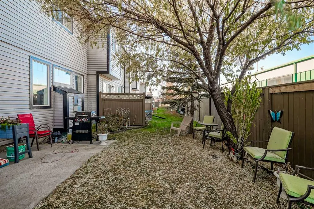 102 Canoe Square SW, #7
