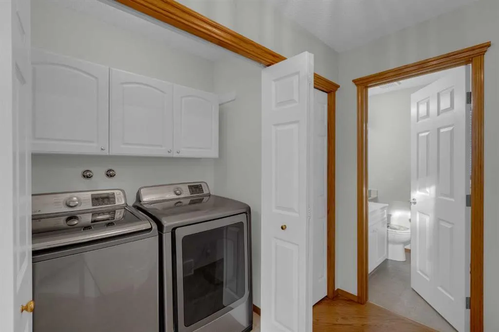 102 Edgebrook Heights NW