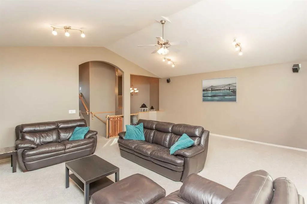 35 Woodrow Close