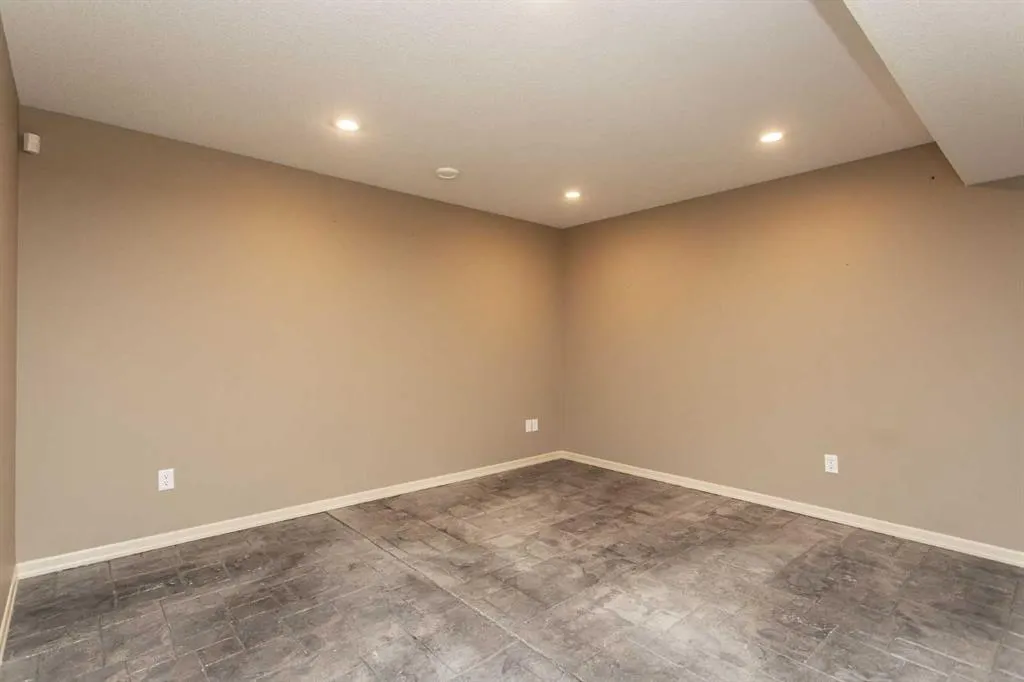 35 Woodrow Close