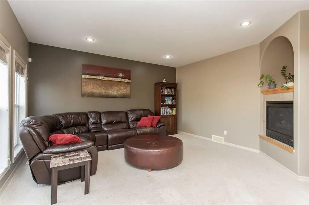 35 Woodrow Close