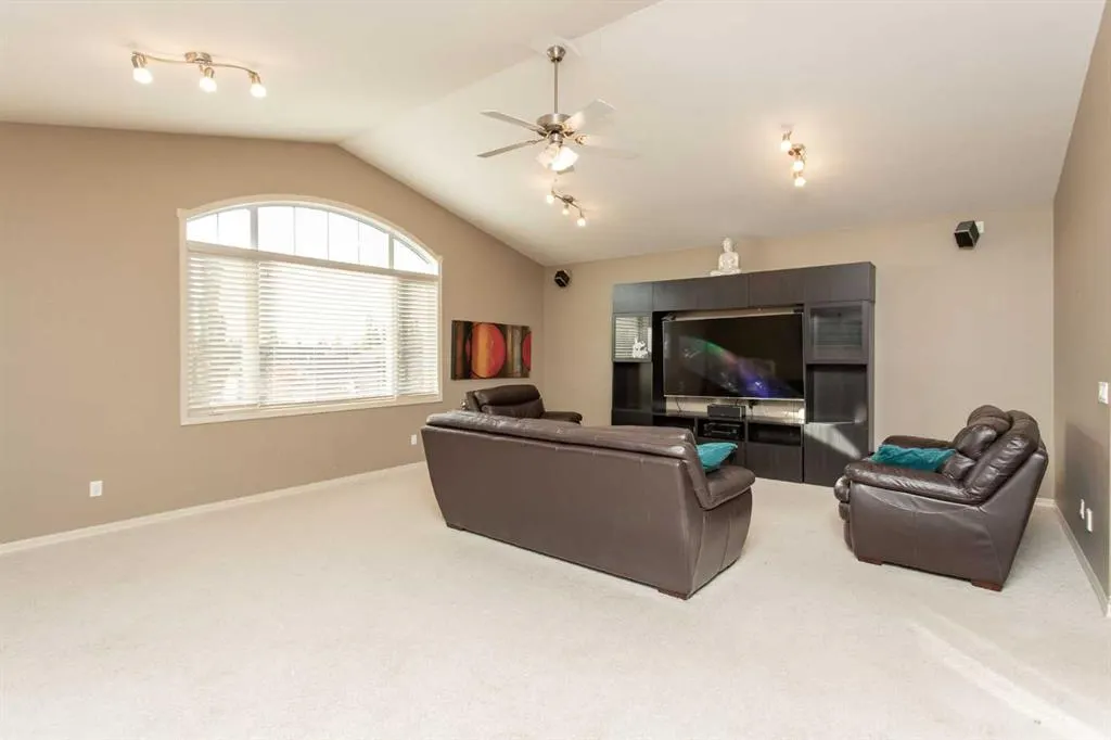 35 Woodrow Close