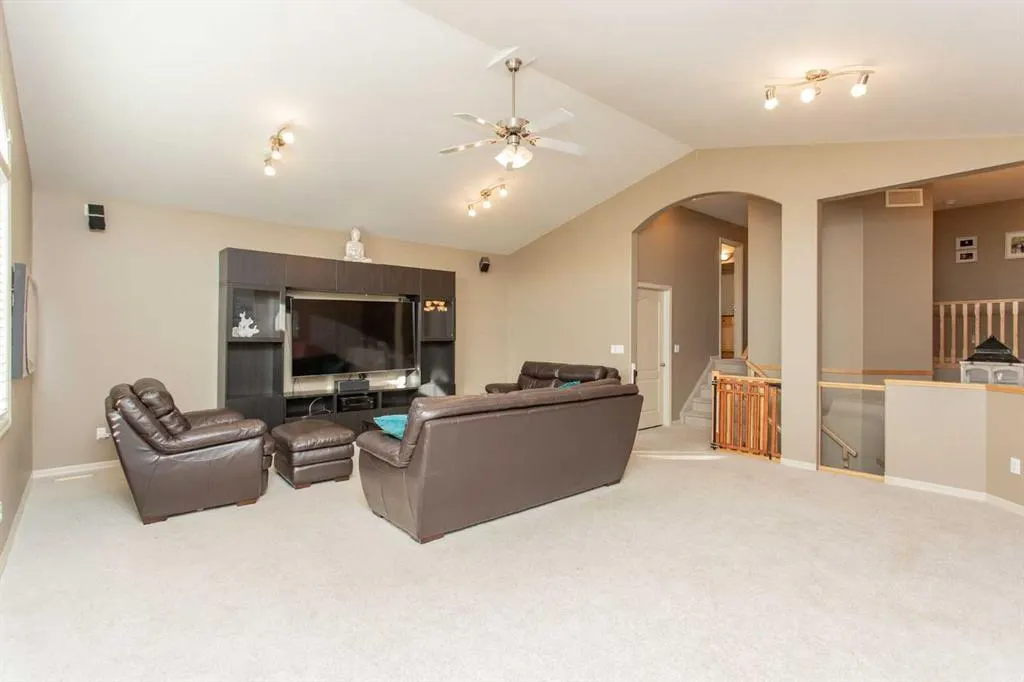 35 Woodrow Close