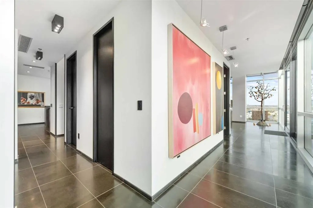 108 9th Avenue SW, #2004