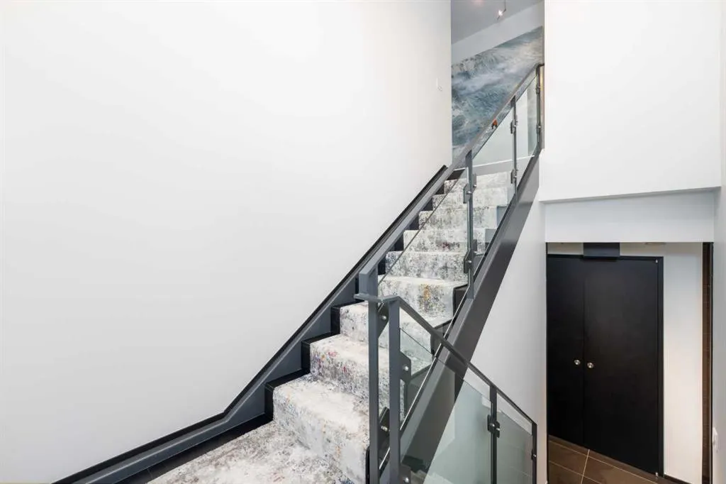 108 9th Avenue SW, #2004