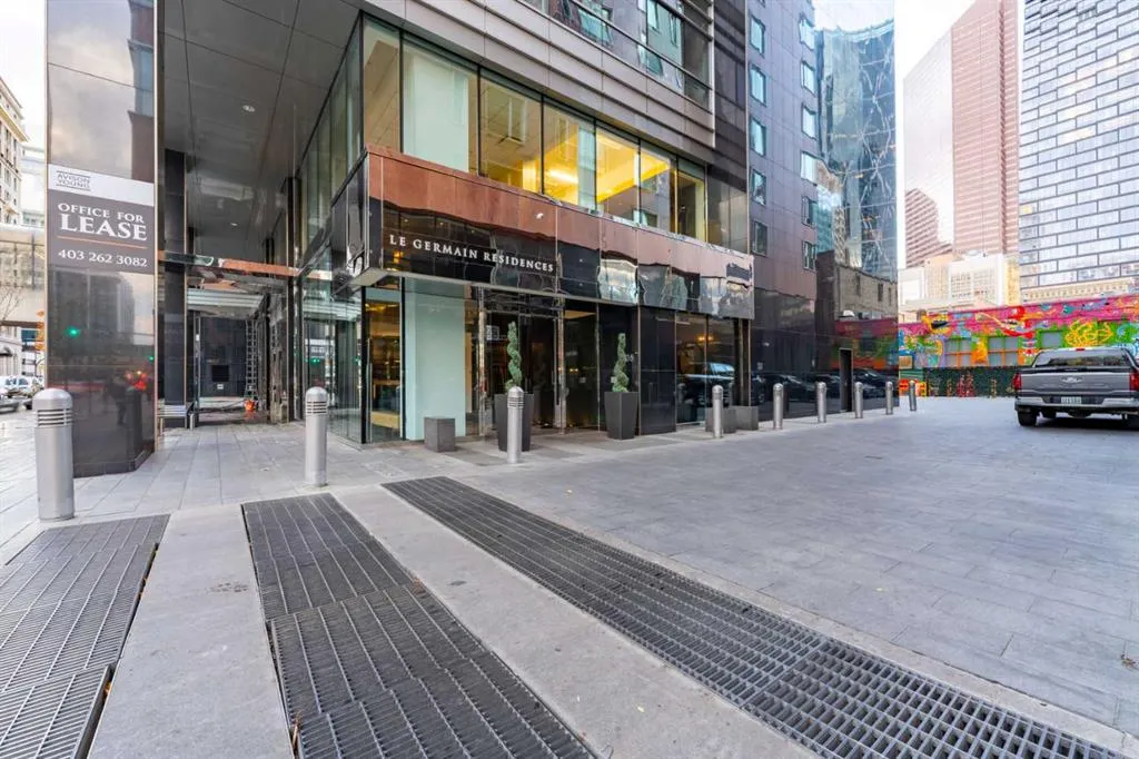 108 9th Avenue SW, #2004