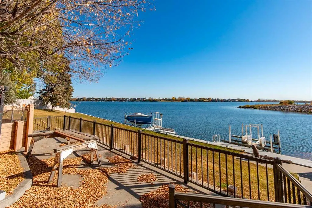 1044 West Chestermere Drive