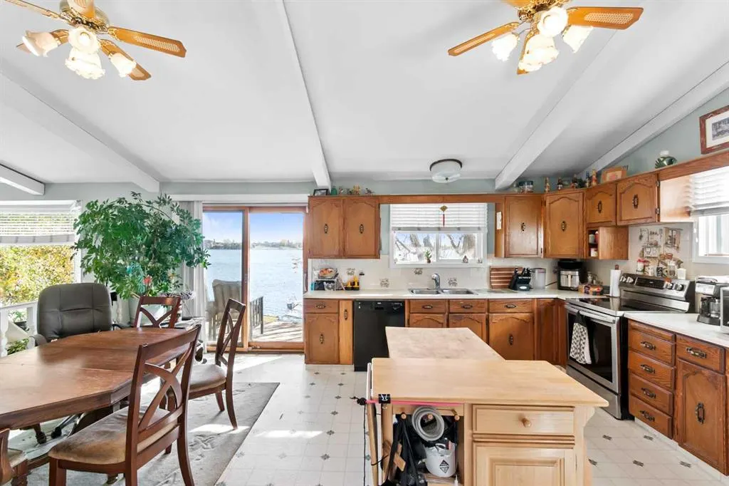 1044 West Chestermere Drive