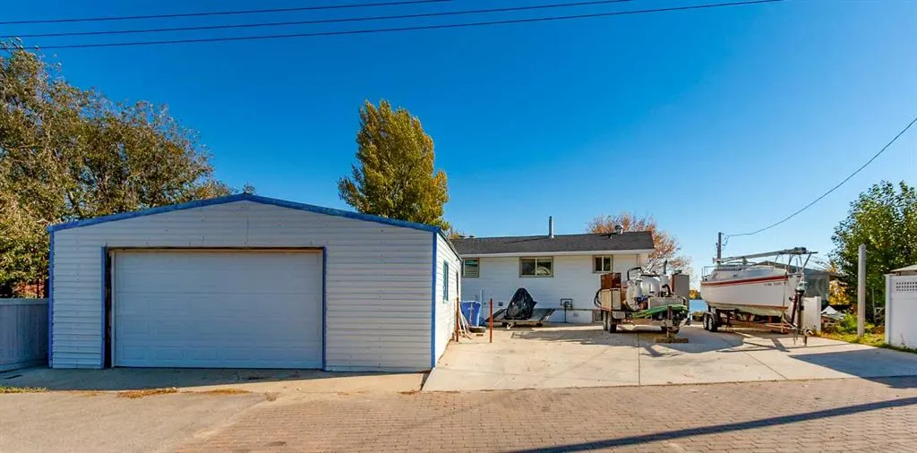1044 West Chestermere Drive