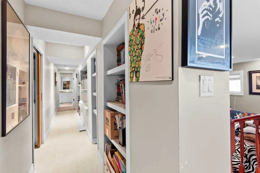 1044 West Chestermere Drive