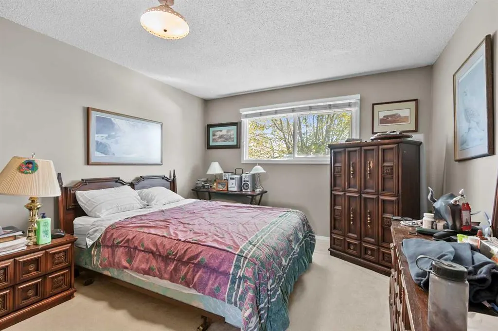 1044 West Chestermere Drive