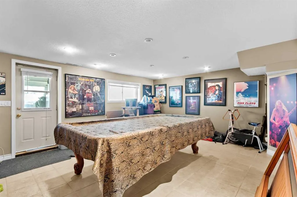 1044 West Chestermere Drive