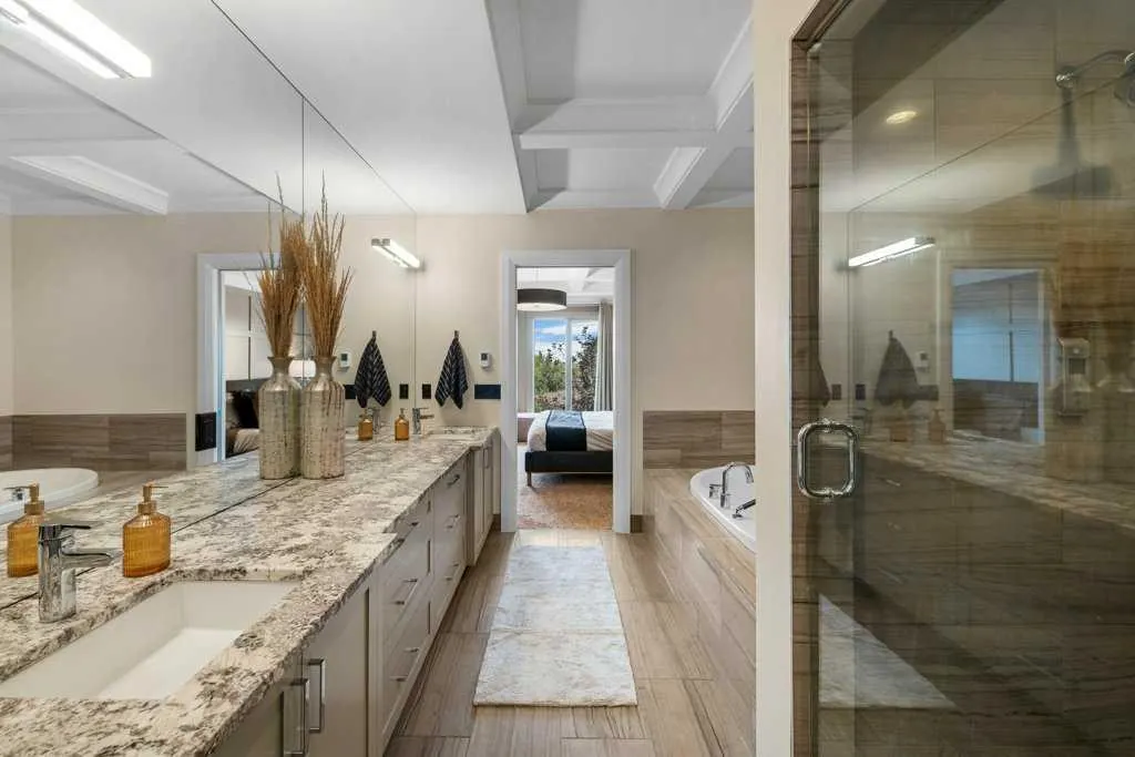 1926 36 Street SW, #2