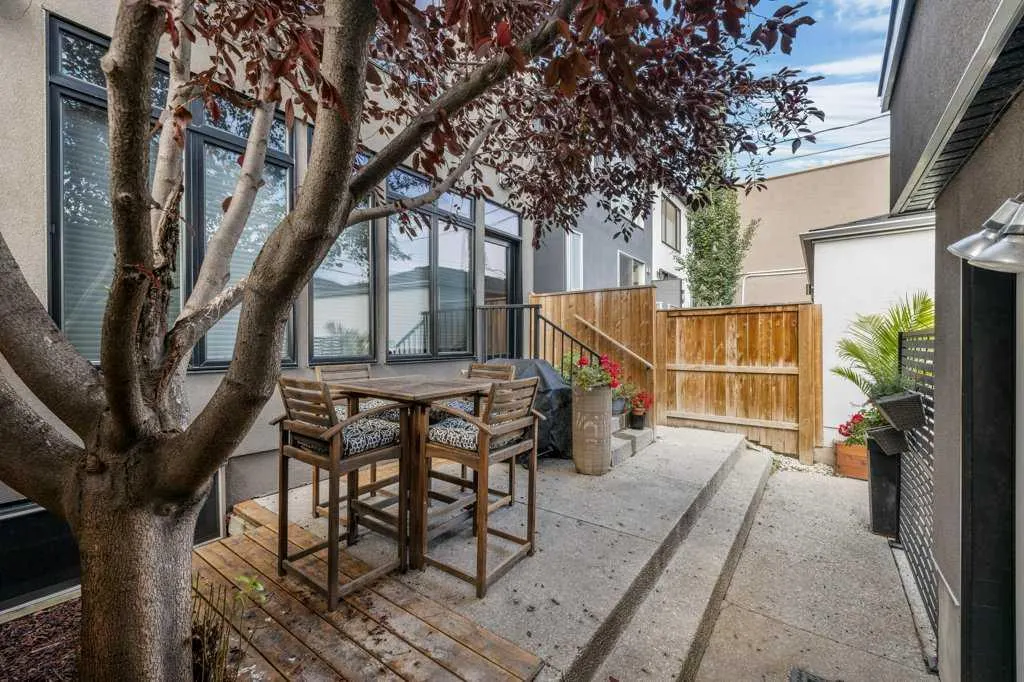 1926 36 Street SW, #2