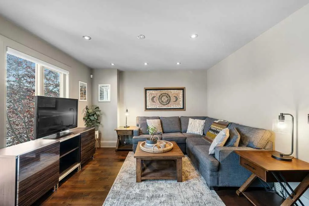 1926 36 Street SW, #2