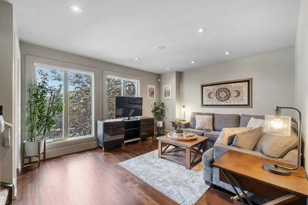 1926 36 Street SW, #2