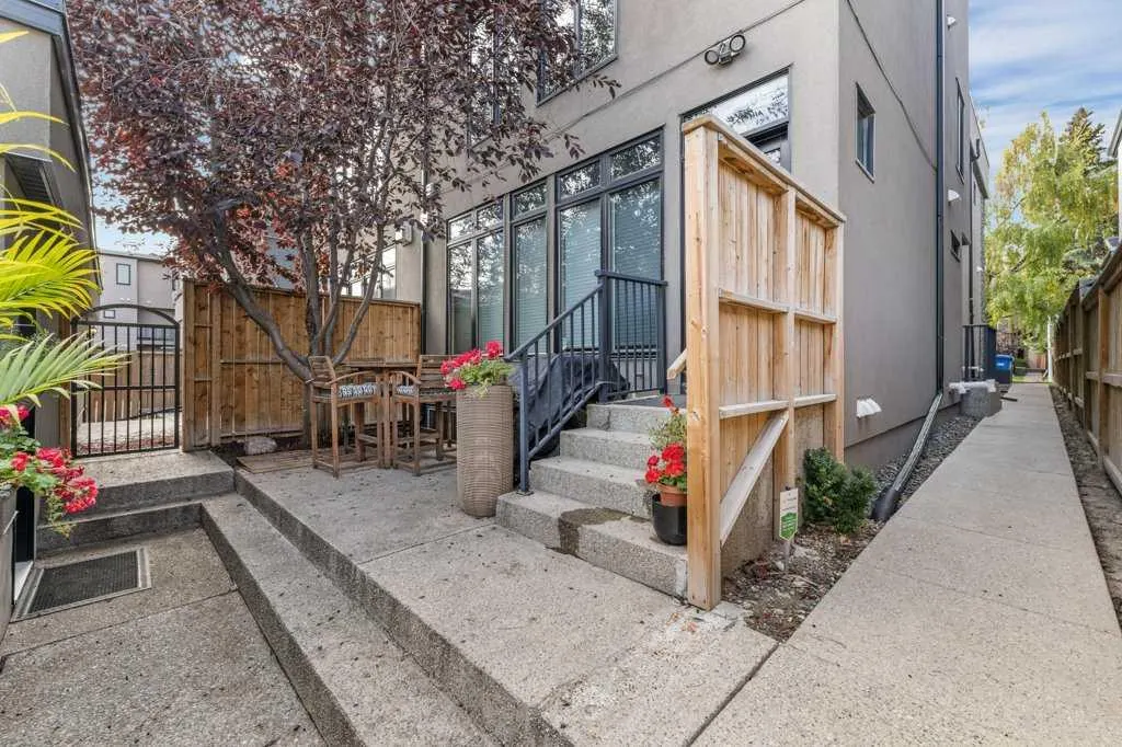 1926 36 Street SW, #2