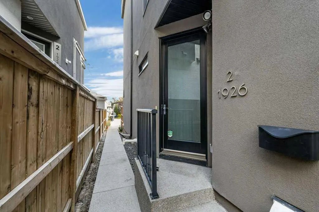 1926 36 Street SW, #2
