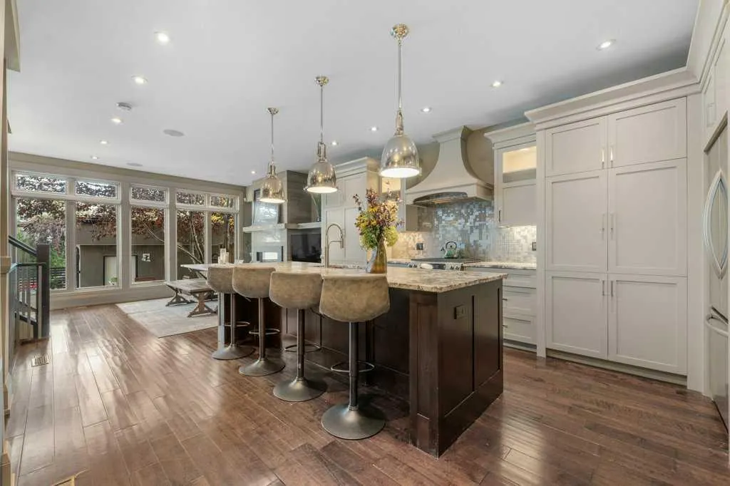 1926 36 Street SW, #2
