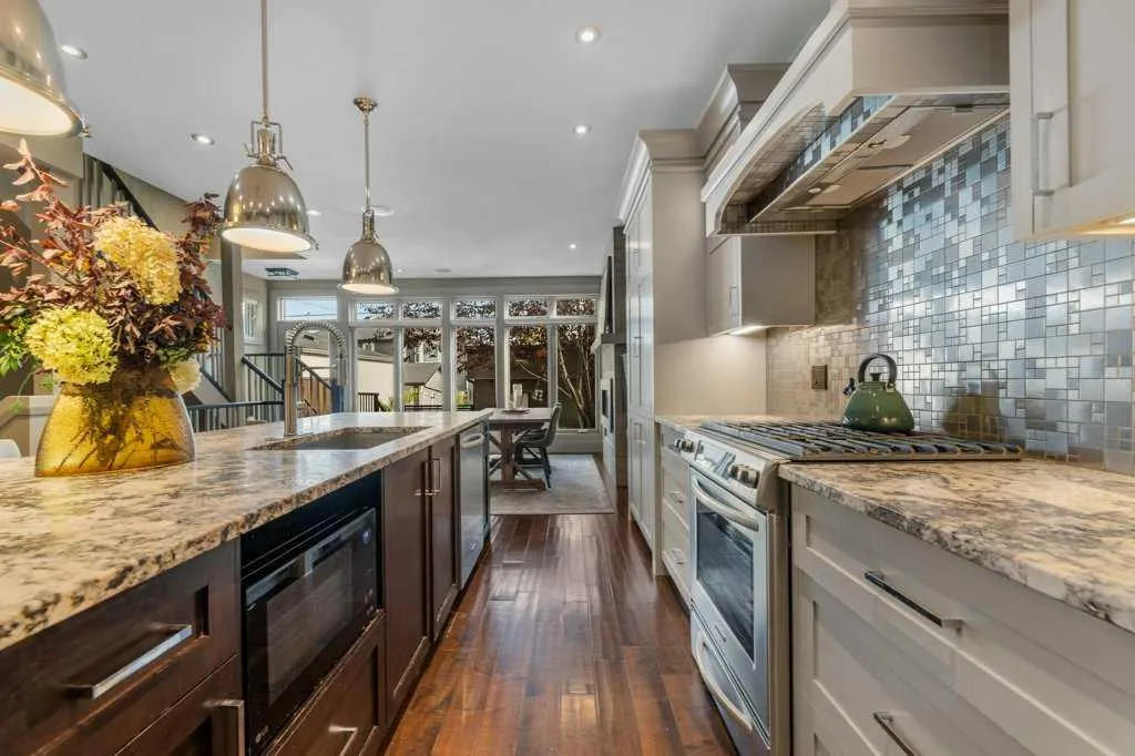 1926 36 Street SW, #2