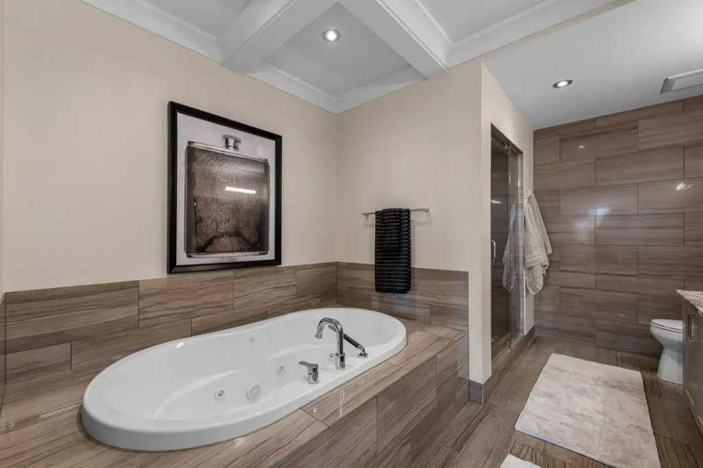 1926 36 Street SW, #2