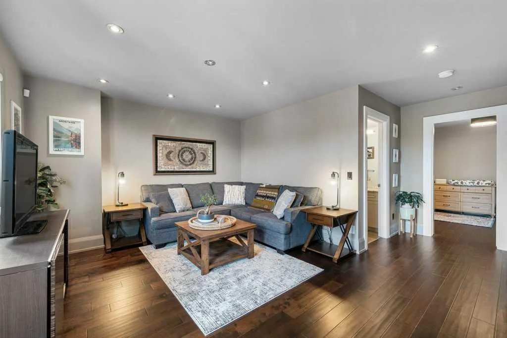 1926 36 Street SW, #2