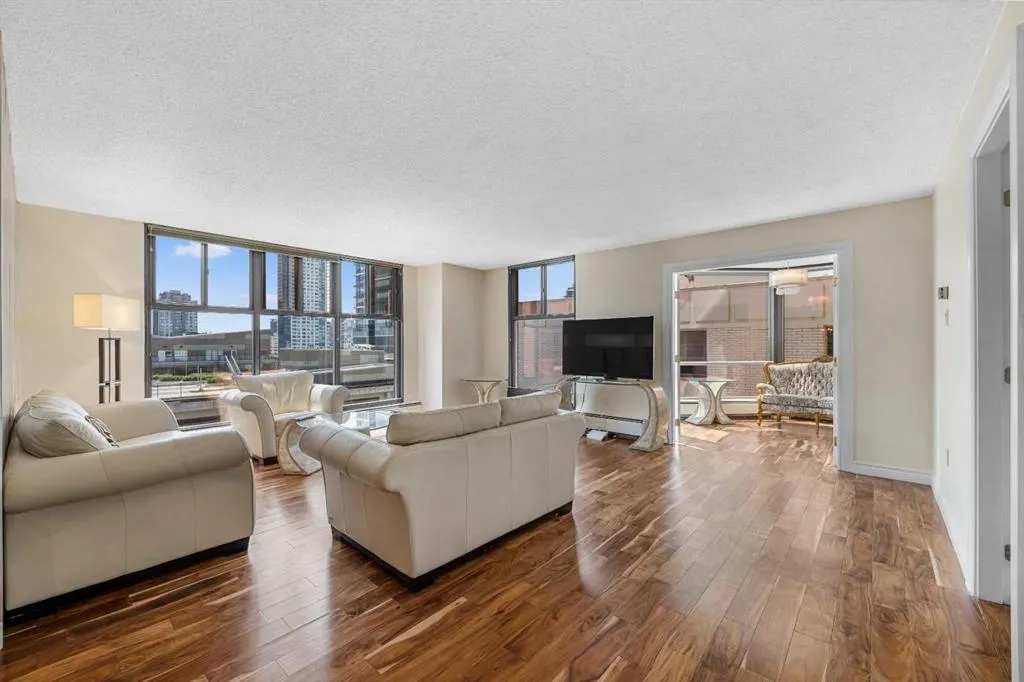 1100 8 Avenue SW, #604