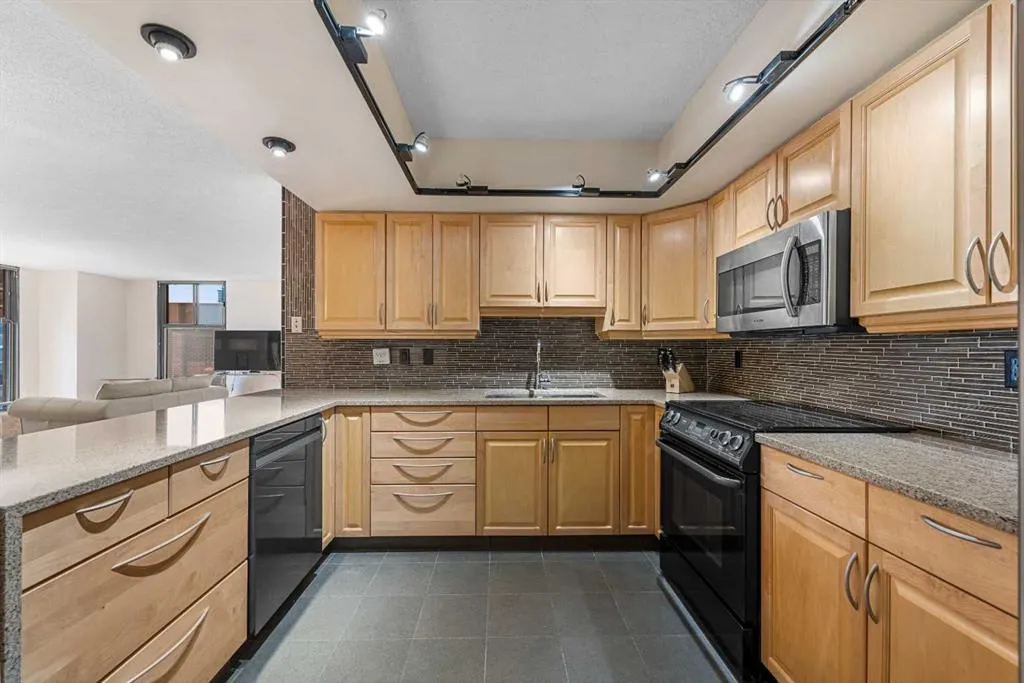 1100 8 Avenue SW, #604