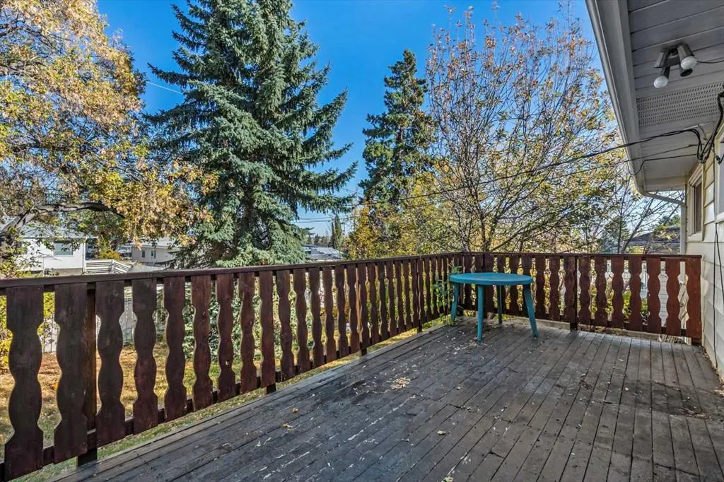 12 Thorncliffe Crescent NW