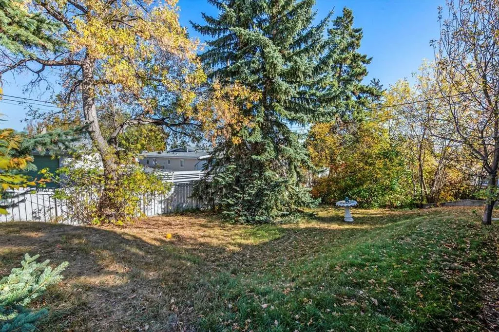 12 Thorncliffe Crescent NW