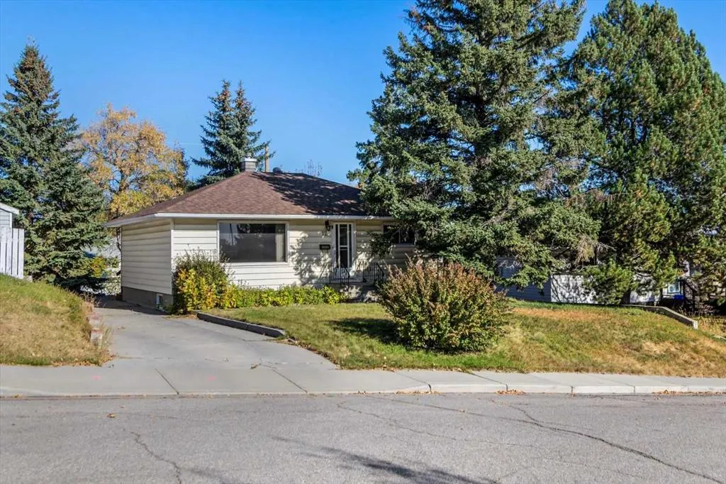 12 Thorncliffe Crescent NW