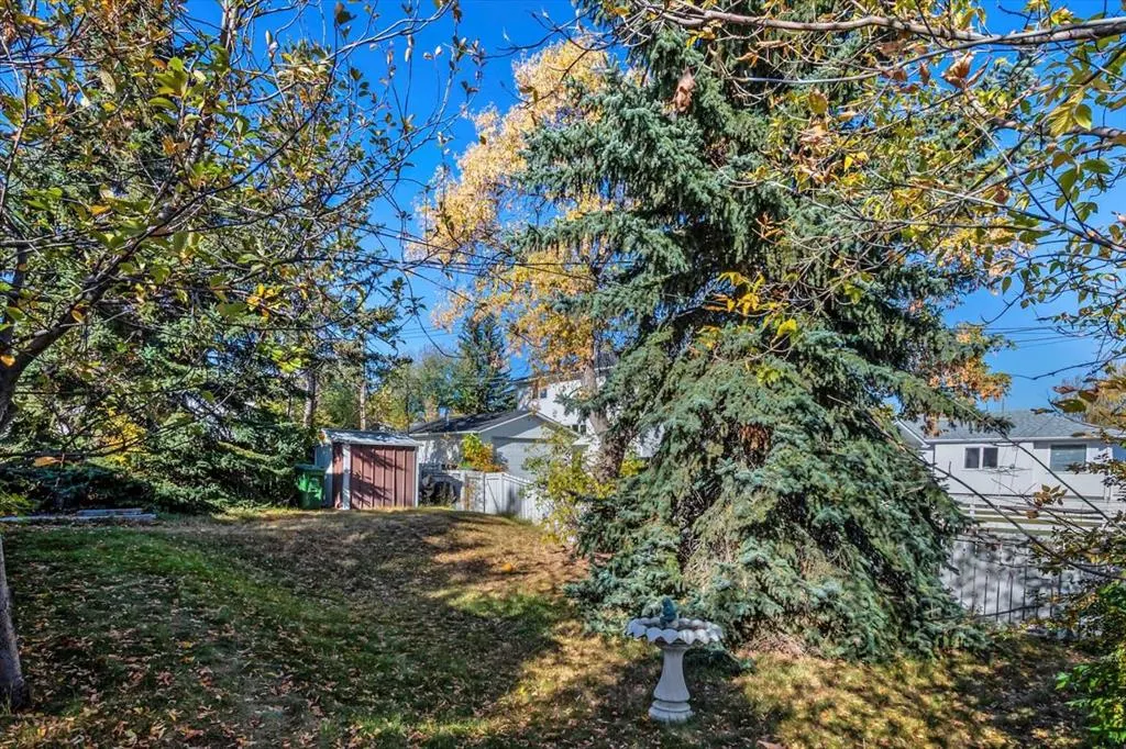 12 Thorncliffe Crescent NW