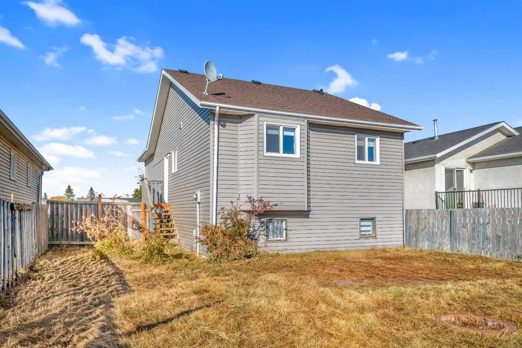 57 Martinview Crescent NE