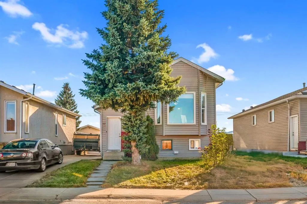 57 Martinview Crescent NE