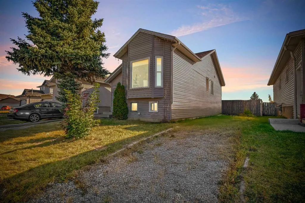 57 Martinview Crescent NE