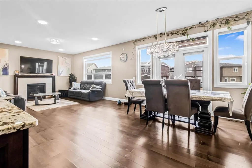 39 Cornerstone Gardens NE