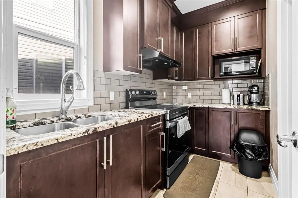39 Cornerstone Gardens NE