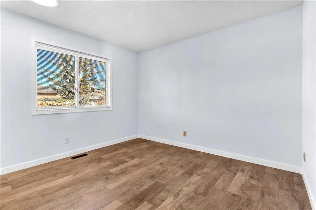 37 Douglasbank Rise SE