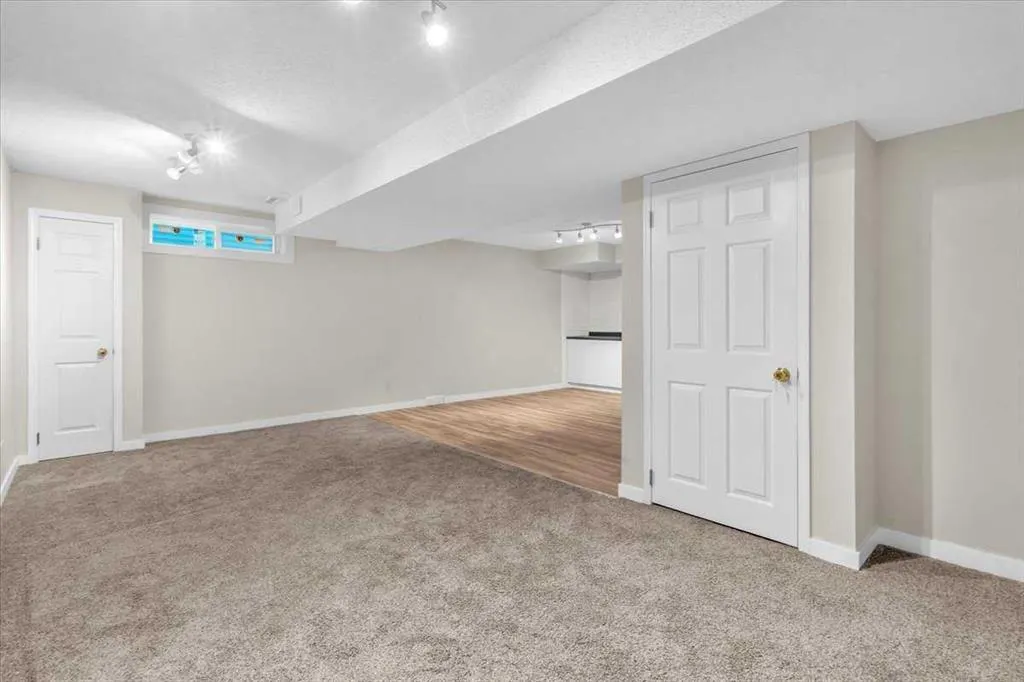 37 Douglasbank Rise SE