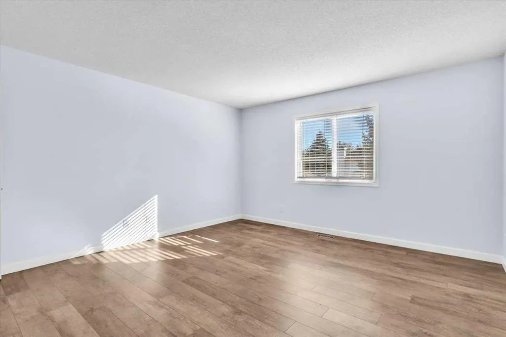 37 Douglasbank Rise SE