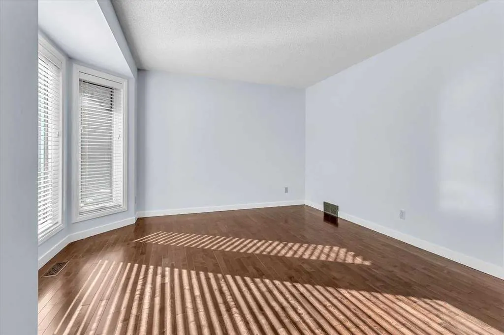 37 Douglasbank Rise SE