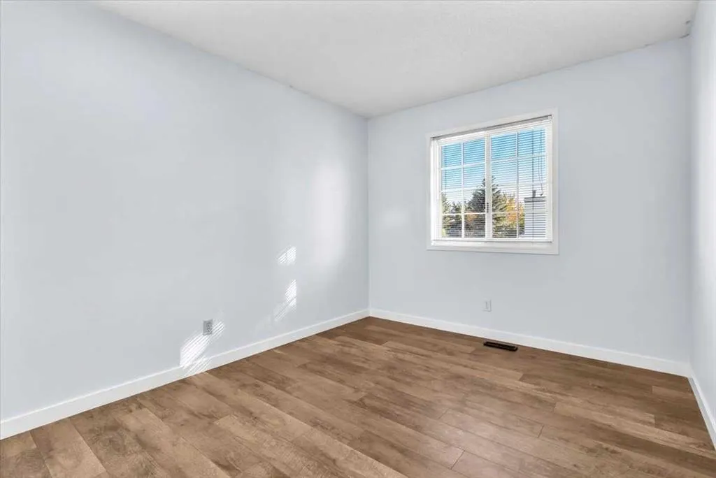 37 Douglasbank Rise SE