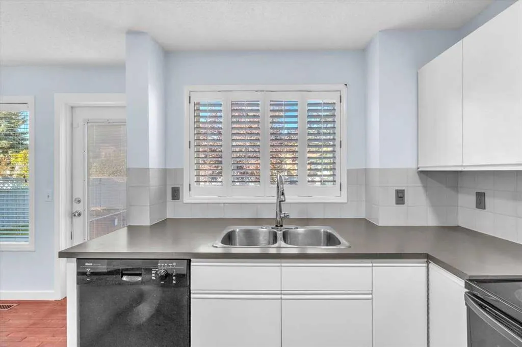 37 Douglasbank Rise SE