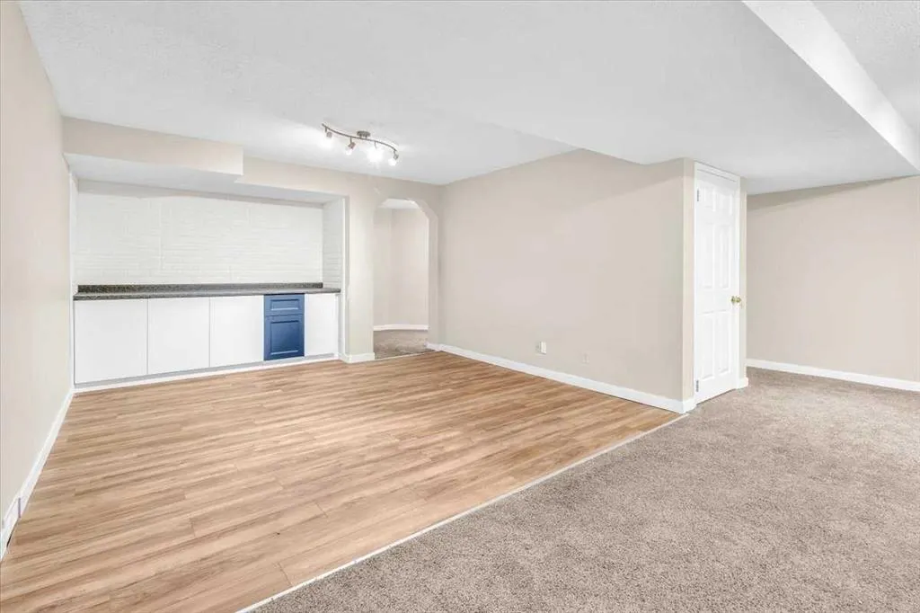 37 Douglasbank Rise SE